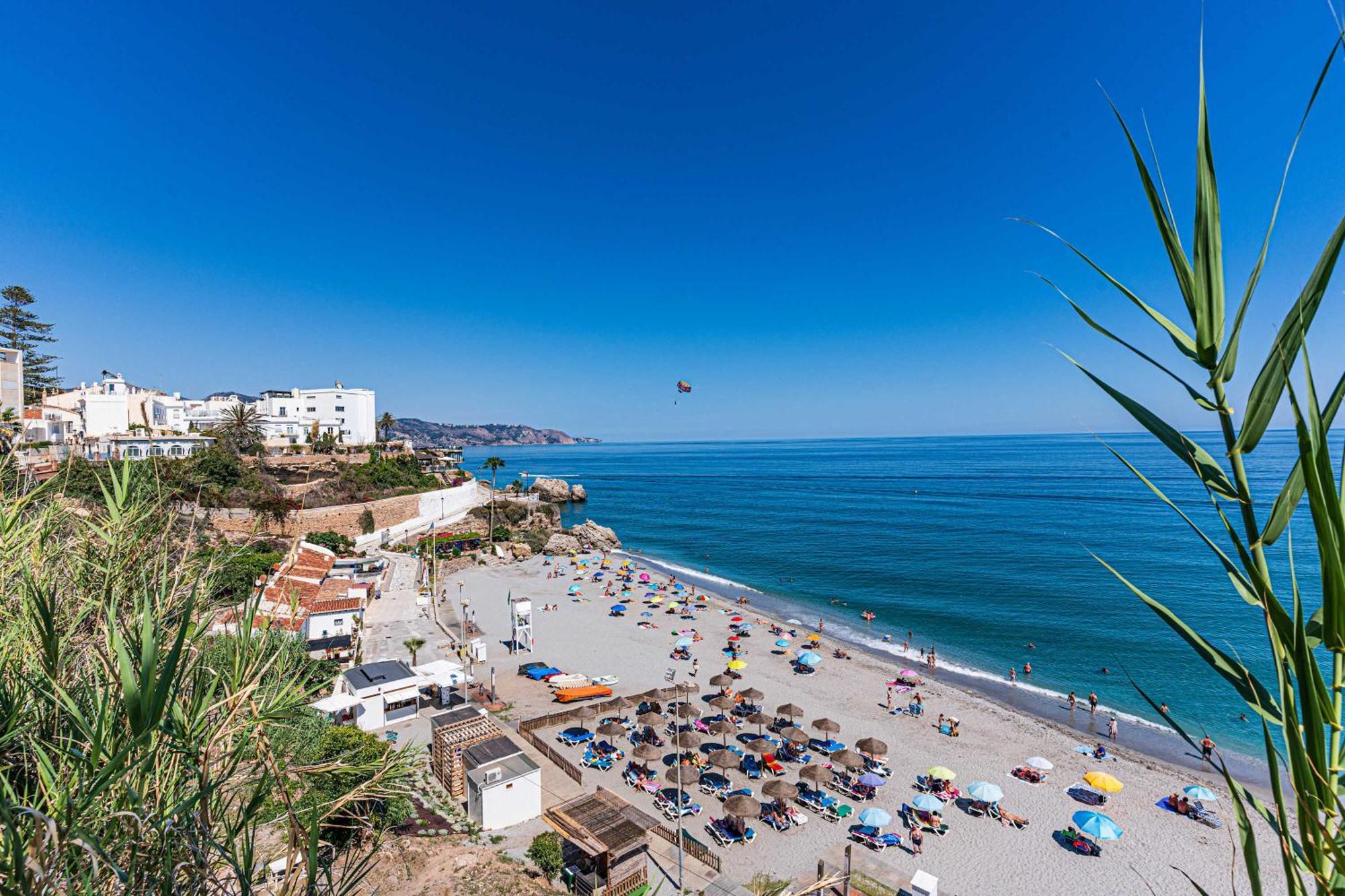Toboso 1 Apartment Nerja Bagian luar foto