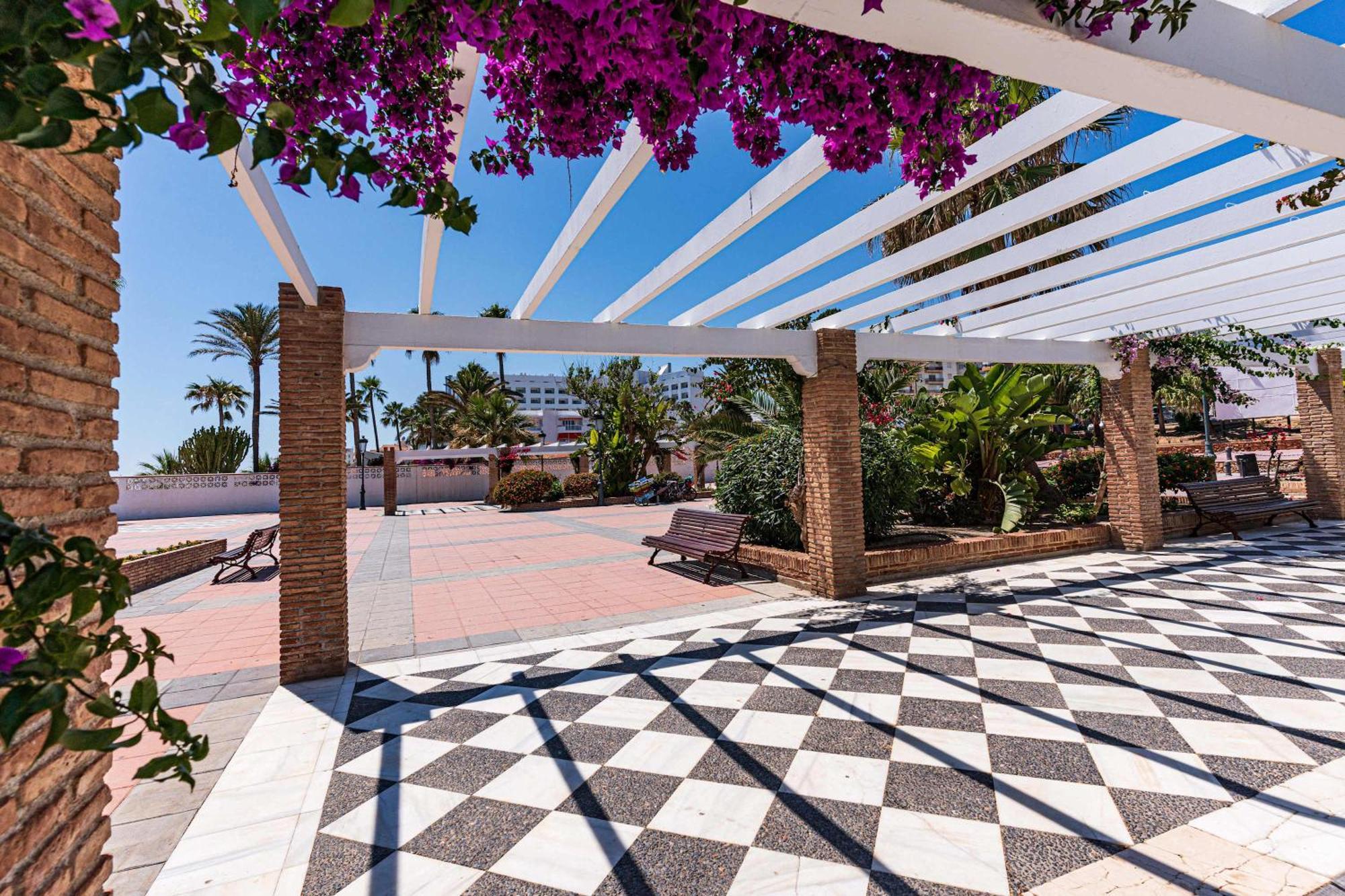 Toboso 1 Apartment Nerja Bagian luar foto